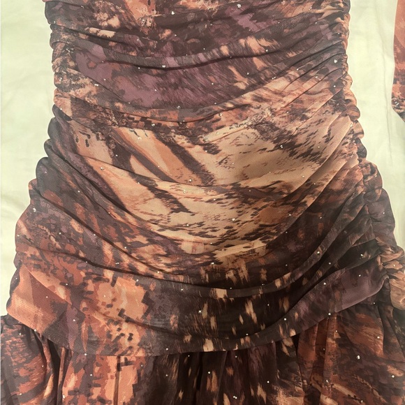 Elegant Brown Patterned Dress - Picture 2 of 3